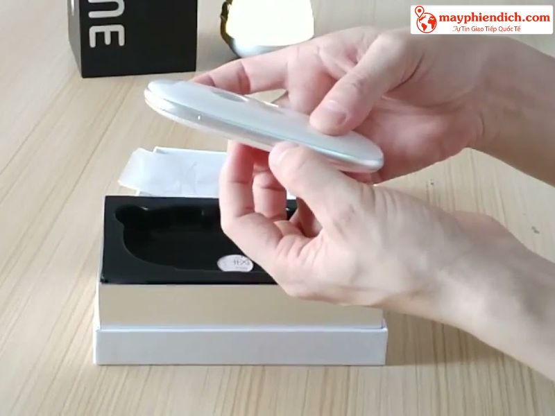 Máy phiên dịch tiếng Trung Iflytek Xiao