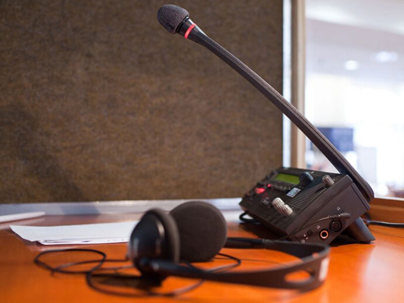 Thiết Bị Phiên Dịch Simultaneous Interpreting